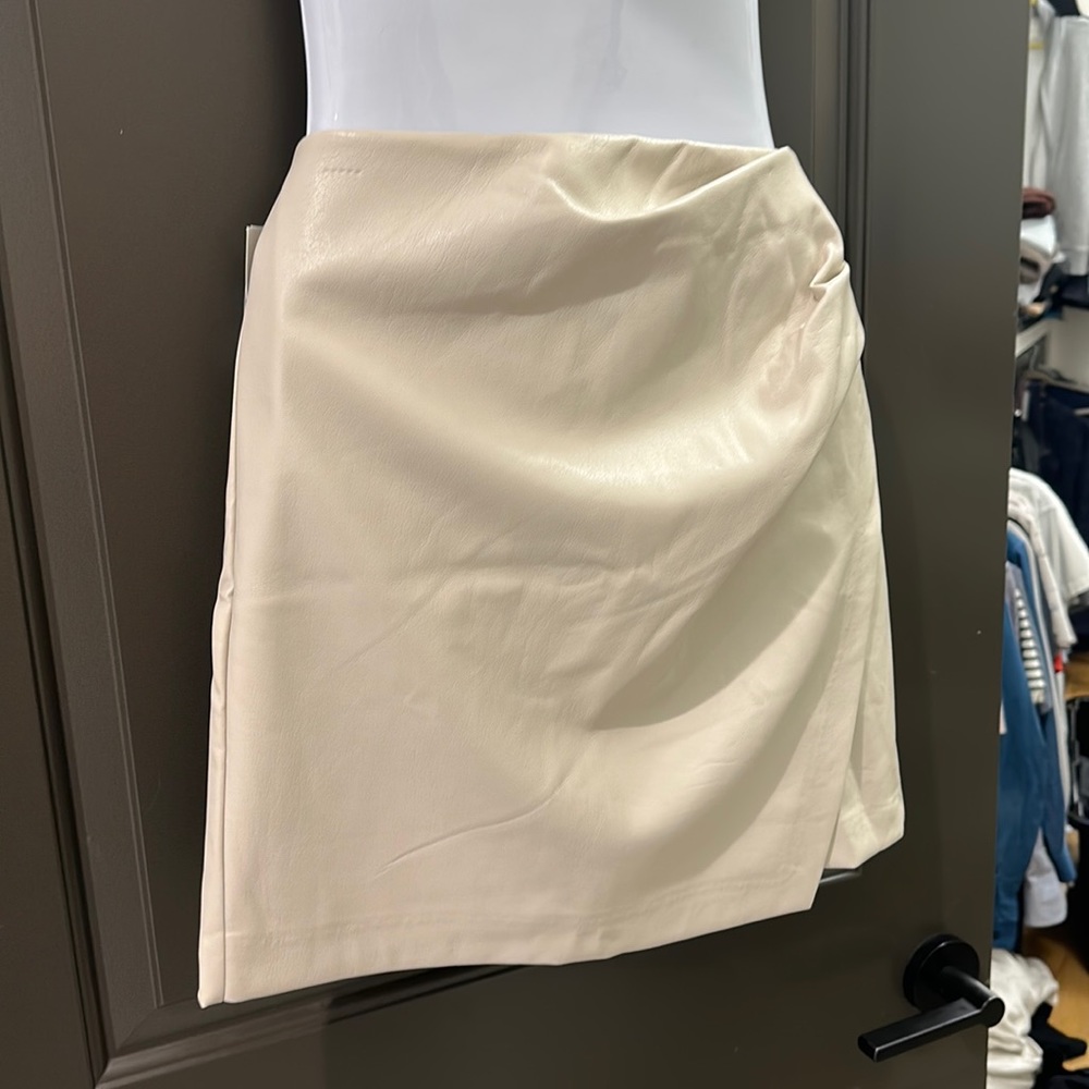 ARITZIA Wilfred cream leather skirt NEW WITH TAGS